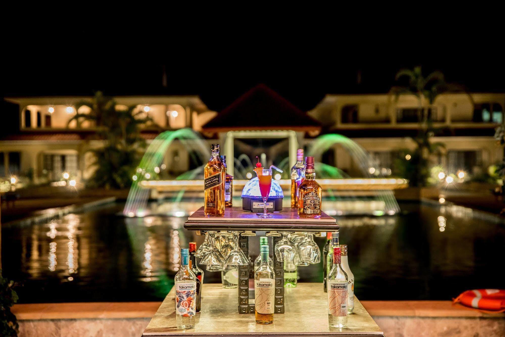 Oasis Hotel Restaurant & Spa Grand Anse  Exteriör bild